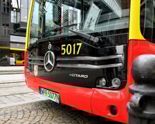 Testowany przez MPK Wrocław autobus bezprzegubowy wjechał już na ulice Wrocławia
