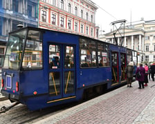 Tramwaj ?Czytuś? to zabytkowy Konstal 105NA #2558. Pasażerami tramwaju byli wrocławscy uczniowie, którym fragmenty książek i opowiadań czytały znane osoby związane z Wrocławiem