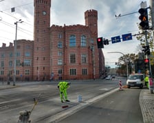 Na zdjęciu budowa drogi rowerowej wzdłuż ul. Sądowej, na odcinku od pl. Legionów do Promenady Staromiejskiej