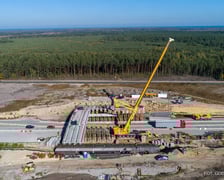 Na zdjęciu przebudowa drogi krajowej DK18 w autostradę A18