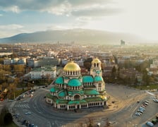 Na zdjęciu panorama bułgarskiej Sofii - nowego kierunku z wrocławskiego lotniska