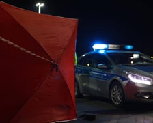 Na zdjęciu miejsce zdarzenia na parkingu Auchan Bielany