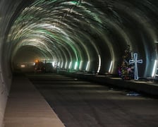 Na zdjęciu budowa tunelu na