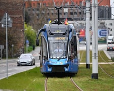 Przejazd próbny tramwaju nową trasą przez Popowice.
