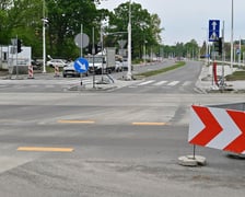 Wielka Wyspa, okolice godziny 15:00, wtorek 16 maja - ruch na trasie objazdu wprowadzonego z powodu zamknięcia skrzyżowania ul. Mickiewicza i Paderewskiego.