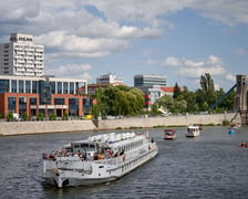 Parada statków na Odrze z okazji Dnia Marynarza Rzecznego.