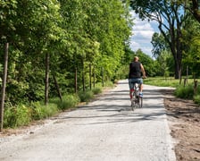Nowa trasa pieszo-rowerowa wzdłuż Oławy na odcinku od Niskich Łąk do kładki Siedleckiej.