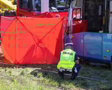 Ulica Popowicka - miejsce tragicznego wypadku, w którym pod kołami tramwaju zginął rowerzysta