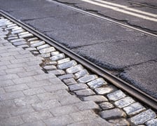 Ulica Słowiańska i św. Wincentego - stan obecny. Niebawem zostanie wyłoniony wykonawca projektu remontu tej trasy