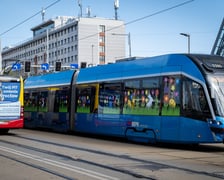 Wielkanocny tramwaj MPK Wrocław na placu Grunwaldzkim
