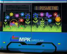 Wielkanocny tramwaj MPK Wrocław na placu Grunwaldzkim