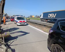 Autostrada A4 zablokowana w kierunku Wrocławia. Jedna osoba zginęła w wypadku. Korek ma 25 km