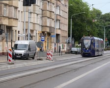 Przystanki wiedeńskie przy skrzyżowaniu ulic Sienkiewicza i Piastowskiej w przeddzień uruchomienia