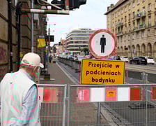 Przy skrzyżowaniu Świdnickiej z Piłsudskiego, druga połowa czerwca 2025