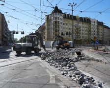 Na skrzyżowaniu ulic Pomorskiej i Dubois w sobotę 5 lipca rozpoczął się remont torowiska
