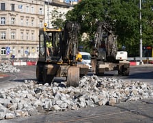 Na skrzyżowaniu ulic Pomorskiej i Dubois w sobotę 5 lipca rozpoczął się remont torowiska