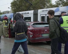 Zderzenie samochodu osobowego z tramwajem na ul. Świeradowskiej we Wrocławiu - 8.10.2025 r.