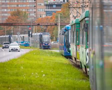 Naprawa pękniętej szyny na placu Jana Pawła II