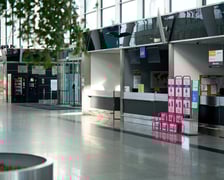 <p>Wrocławskie lotnisko zamknięte do 4 grudnia 2025. Pusty terminal. Wrocław, 26.10.2025</p>