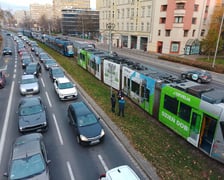 Tramwaj, który wykoleił się na ul. Legnickiej