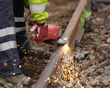 Prace przy naprawie szyn na ul. Legnickiej, 20.11.2025