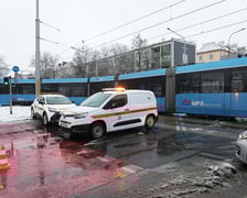 Akcja służb po wypadku na skrzyżowaniu Hallera z Gajowicką