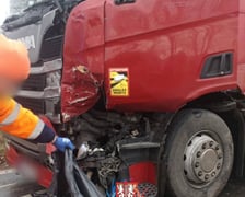 Zderzenie samochodów na węźle Kostomłoty, 20.12.2025 r.