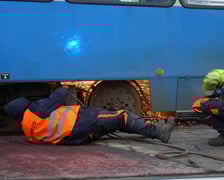 Wykolejony tramwaj na skrzyżowaniu Pomorska/Dubois - 9 stycznia 2026 r.