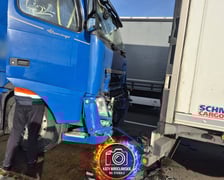 Aż trzy ciężarówki blokują autostradę, 16 stycznia 2026 r.