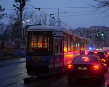 Złamany pantograf przy Pułaskiego - trwa naprawa