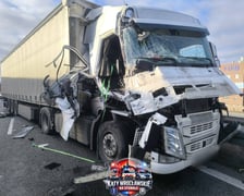 Zderzenie ciężarówek na AOW, 25 luty 2026 r.