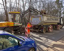 7 marca ruszyły prace remontowe na ul. Przybyszewskiego związane z poszerzaniem tej ulicy.