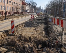 7 marca ruszyły prace remontowe na ul. Przybyszewskiego związane z poszerzaniem tej ulicy.