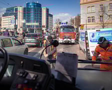 <p>Zderzenie autobusu z busem na ulicy Piłsudskiego w pobliżu Pl. Orląt Lwowskich</p>