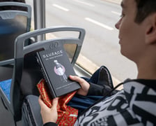 <p>Rozdawanie książek w BookTramie w ramach akcji Wrocław Czyta, 15.06.2026</p>