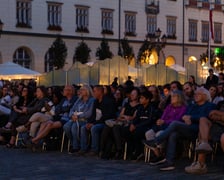 Kino plenerowe w Rynku w ramach festiwalu Tauron Nowe Horyzonty.