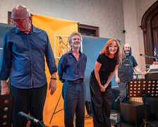 <p>Od lewej: Tomasz Man, Jacek Braciak, Justyna Szafran i Paweł Romańczuk. "Maszynista" w reż. T. Mana - Teatr PO KOLEI na Dworcu Wrocław Gł&oacute;wny&nbsp;</p>