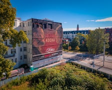 Mural serialowej Lalki we Wrocławiu, wrzesień 2026