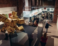 "Spacer w Parku Południowym" Anny Szpakowskiej-Kujawskiej na minionej wystawie "Wieloświaty" w Muzeum Architektury we Wrocławiu