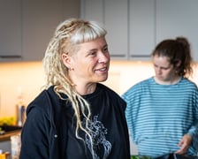 <p>Anna Greenwood z Fundacji Steiger Polska, DOM WRO na Legnickiej 42 przed oficjalnym otwarciem, wrzesień 2026</p>