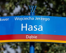 Skwer  Wojciecha Jerzego Hasa, znanego polskiego reżysera, został odsłonięty tuż obok budynku Centrum Technologii Audiowizualnych