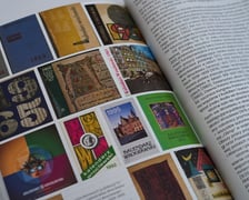 <p>Na zdjęciu strony z &bdquo;Kalendarza Wrocławskiego&rdquo; 2022. To prawdziwa encyklopedia wrocławska</p>