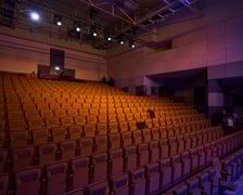 <p>Widownia nowego Impart Centrum w dawnym budynku Filharmonii Wrocławskiej</p>