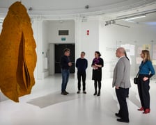 Wizyta Michael Gauthier w Pawilonie Czterech Kopuł. Muzeum Sztuki Współczesnej we Wrocławiu