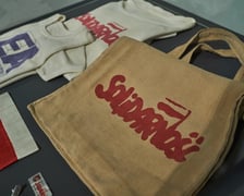 <p>Wystawa poświęcona modzie stanu wojennego i dekadzie lat 80. w Muzeum Narodowym we Wrocławiu</p>