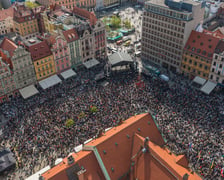 Gitarowy Rekord Świata 2023. Widok na gitarzystów z drona