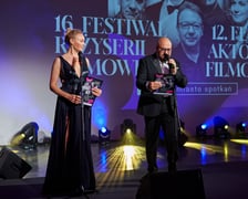 <p>16. Festiwal Reżyserii Filmowej i 12. Festiwal Aktorstwa Filmowego ruszyły w sobotę we Wrocławiu. Na zdjęciu od lewej Sonia Bohosiewicz i Piotr Gąsowski prowadzący galę otwarcia&nbsp;</p>