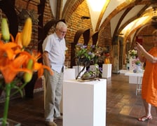 Kwiaty na wystawie w Muzeum Architektury