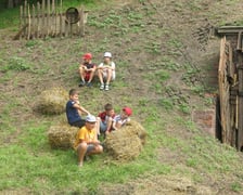 <p>Pr&oacute;ba do spektaklu &bdquo;Zaporożec nad Dunajem&rdquo;, sceny z udziałem dzieci</p>