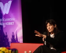 <p>Spotkanie autorskie z Joanną Kuciel-Frydryszak zorganizowała Wrocławska Rada Kobiet oraz Stowarzyszenie Dolnośląski Kongres Kobiet</p>